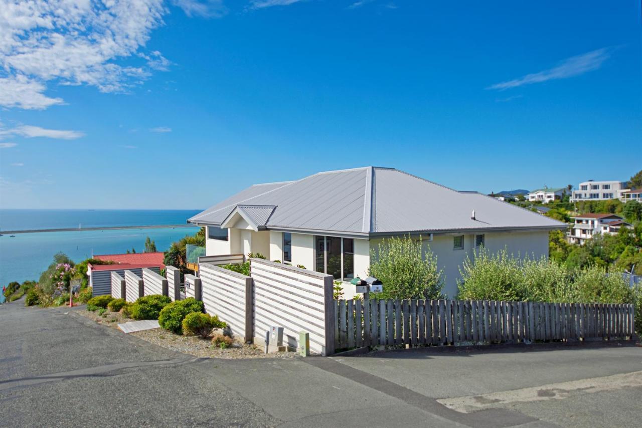 Above The Cut Nelson Exterior foto
